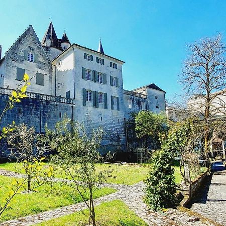 Chateau Des Senechaux, Bourdeilles Екстериор снимка