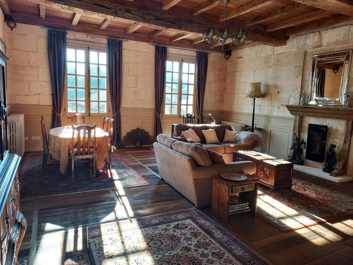 Chateau Des Senechaux, Bourdeilles Екстериор снимка