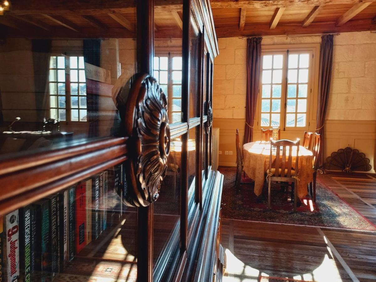 Chateau Des Senechaux, Bourdeilles Екстериор снимка