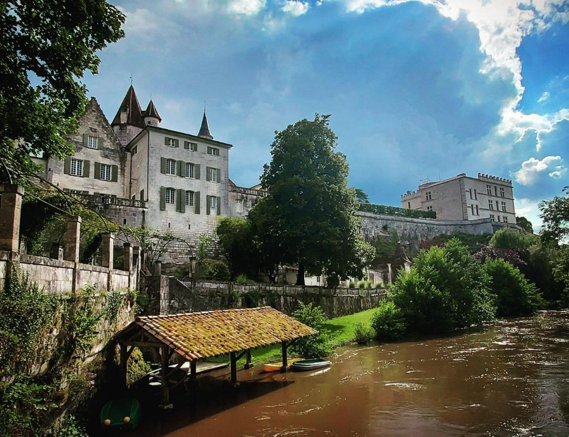 Chateau Des Senechaux, Bourdeilles Екстериор снимка