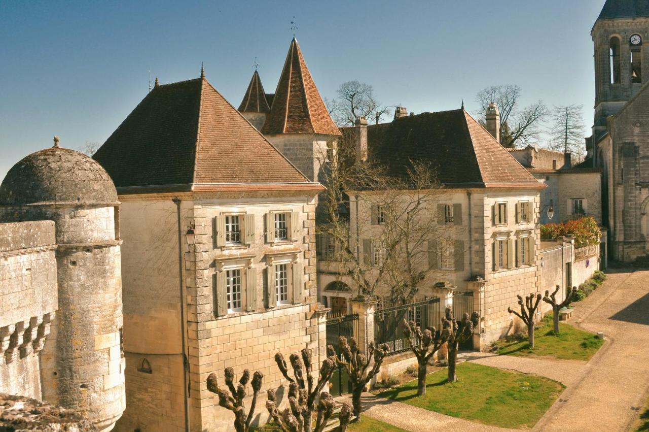 Chateau Des Senechaux, Bourdeilles Екстериор снимка