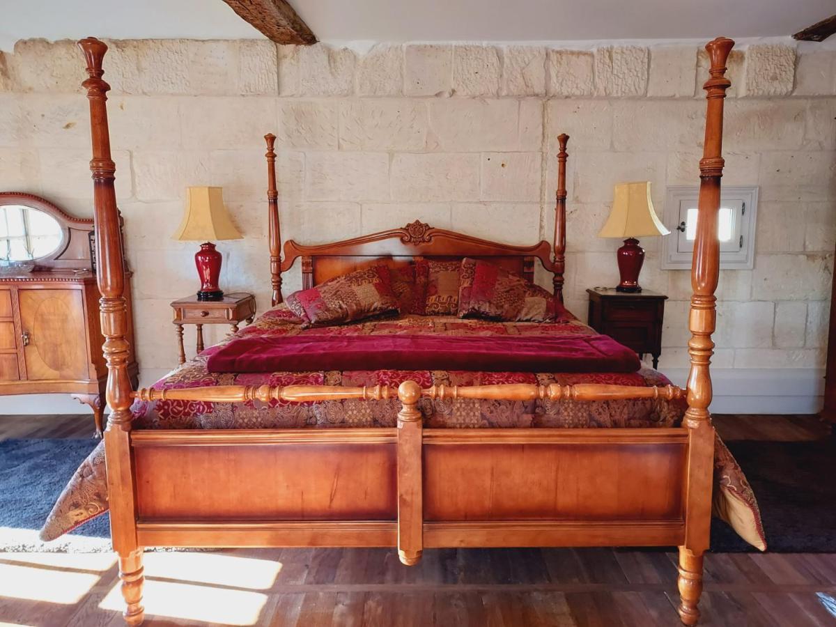 Chateau Des Senechaux, Bourdeilles Екстериор снимка
