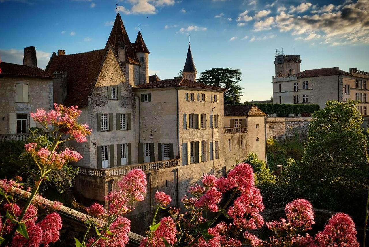 Chateau Des Senechaux, Bourdeilles Екстериор снимка