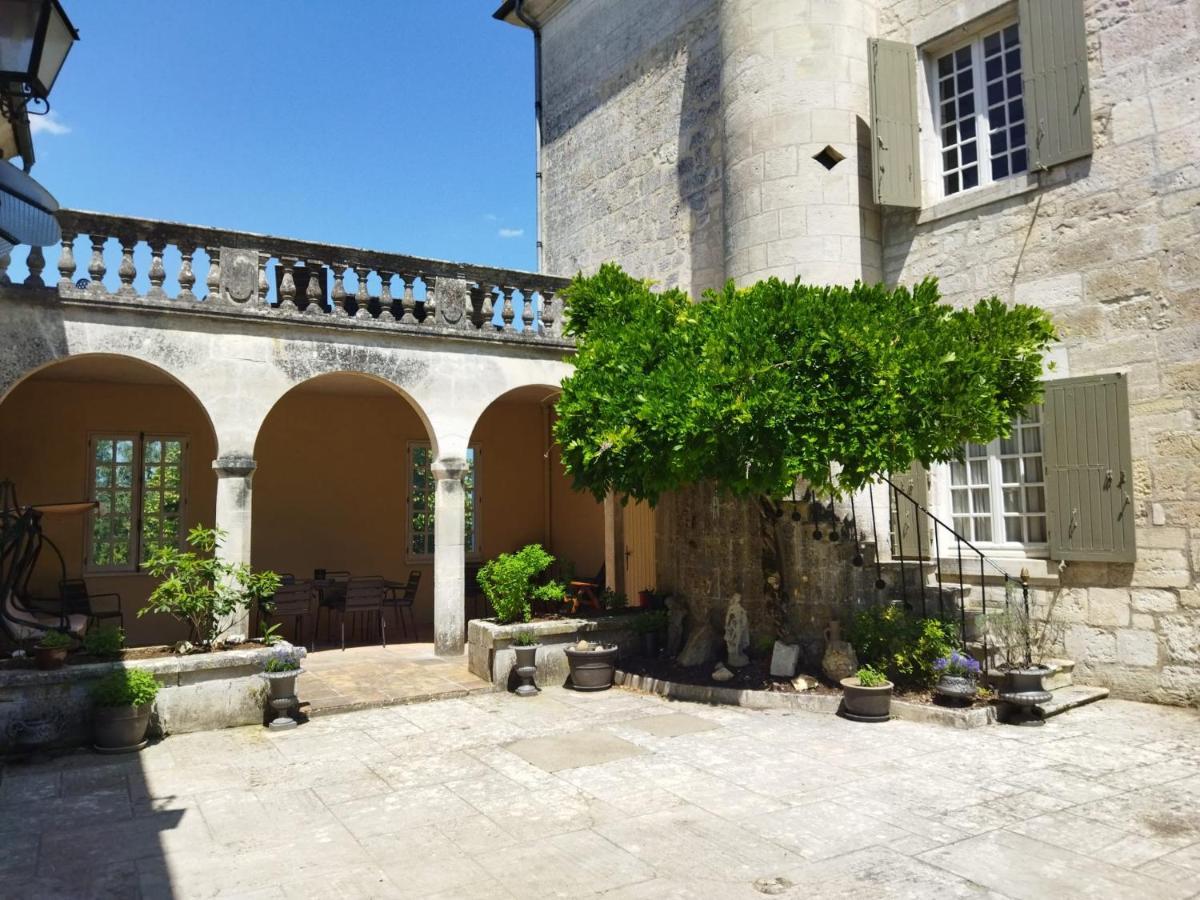 Chateau Des Senechaux, Bourdeilles Екстериор снимка