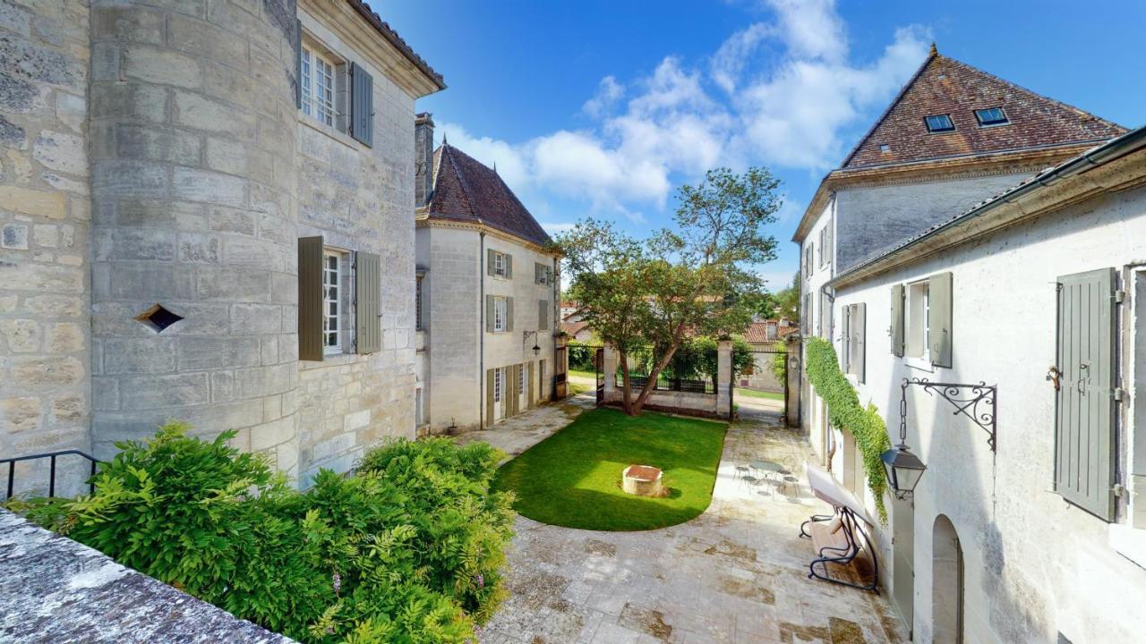 Chateau Des Senechaux, Bourdeilles Екстериор снимка