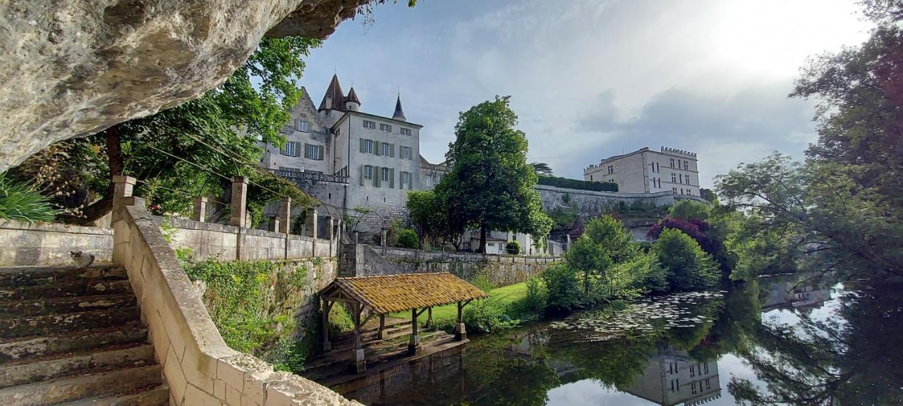 Chateau Des Senechaux, Bourdeilles Екстериор снимка