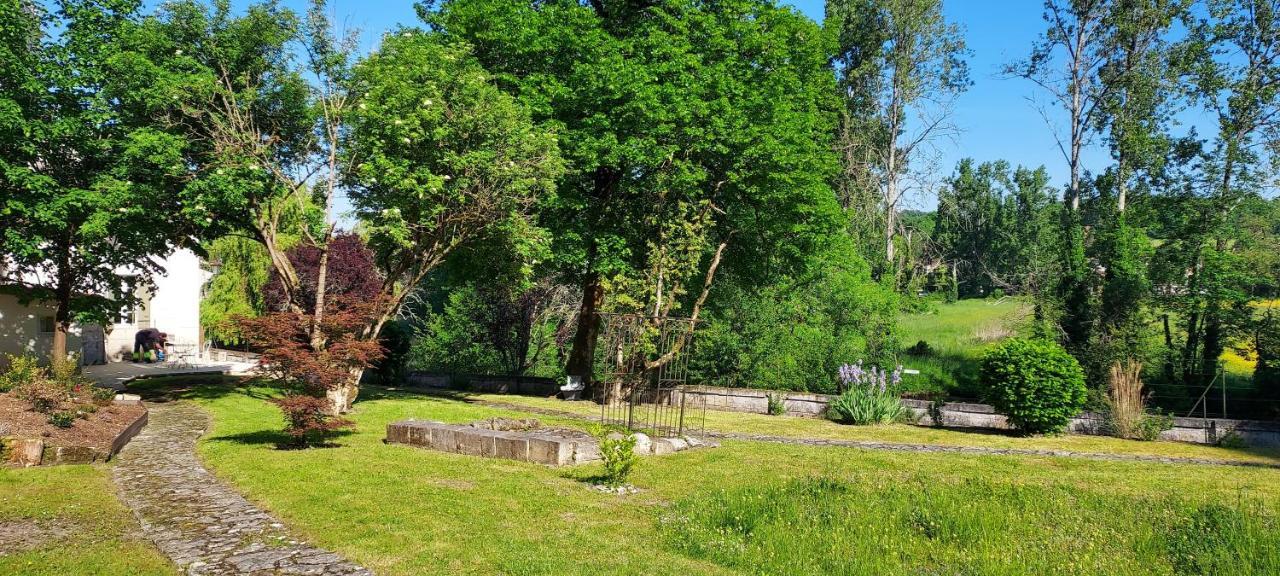 Chateau Des Senechaux, Bourdeilles Екстериор снимка