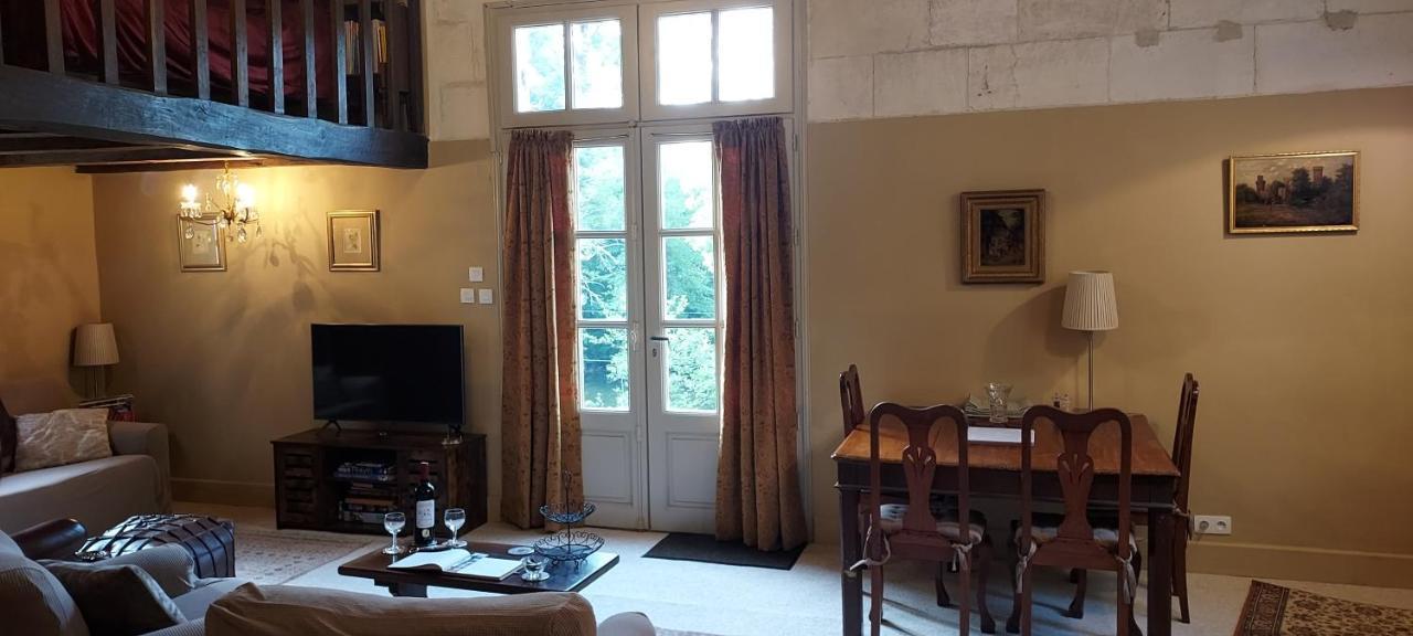 Chateau Des Senechaux, Bourdeilles Екстериор снимка