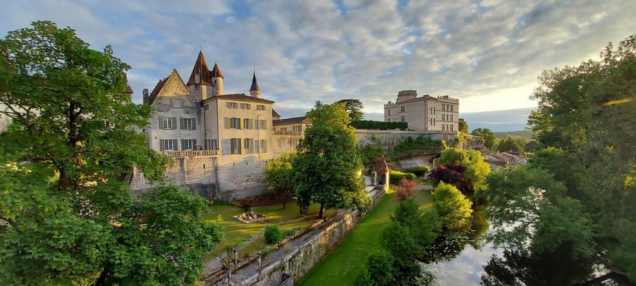 Chateau Des Senechaux, Bourdeilles Екстериор снимка