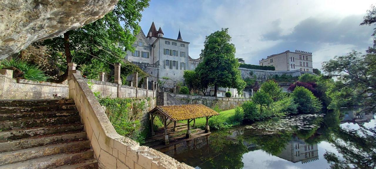 Chateau Des Senechaux, Bourdeilles Екстериор снимка